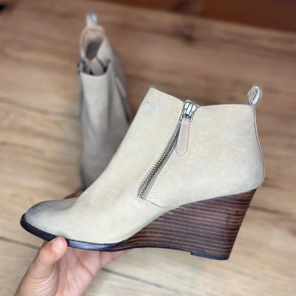 CASLON Wesley Wedge Booties size 7 - Picture 9 of 13